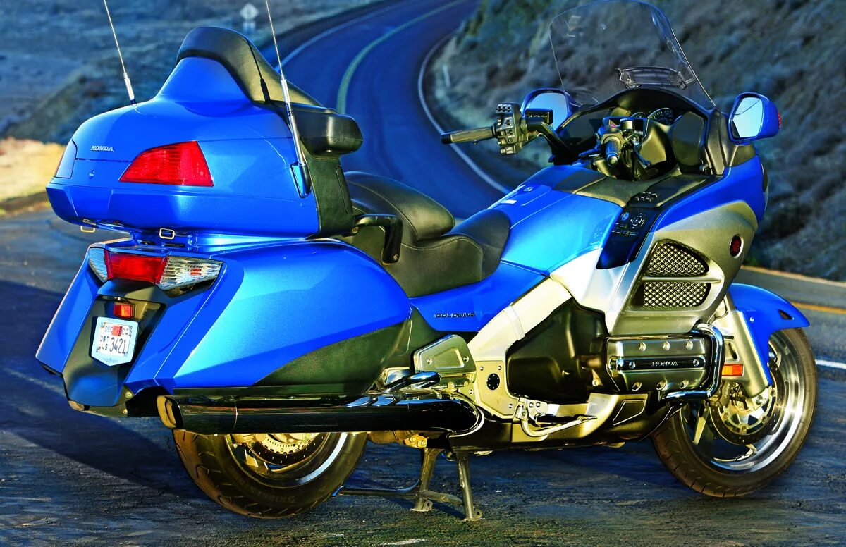 Goldwing 1800. Honda gl1800 Gold Wing. Honda Gold Wing 1800. Honda Gold Wing. Мотоцикл Honda Gold Wing gl1800.