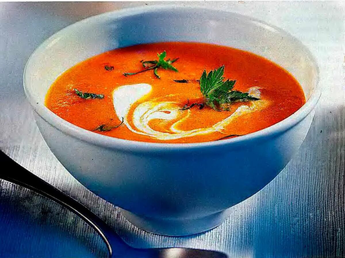 Суп из тыквы со сливками как приготовить. Суп пюре. Суп пюре из тыквы. Овощной суп-пюре со сливками. Овощной суп пюре с тыквой.