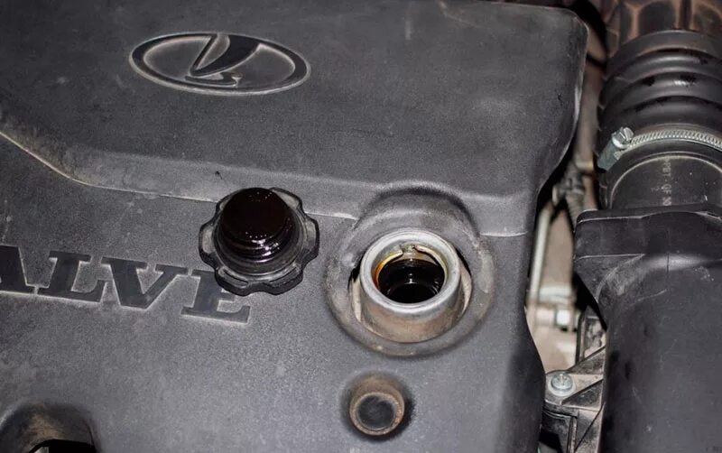 Заливная крышка масла двигателя шевроле лачетти 1. Заглушка масляного фильтра ваз. Крышка маслозаливной горловины опель зафира 2. Крышка куда заливают масло. Масляный фильтр лада веста 1.