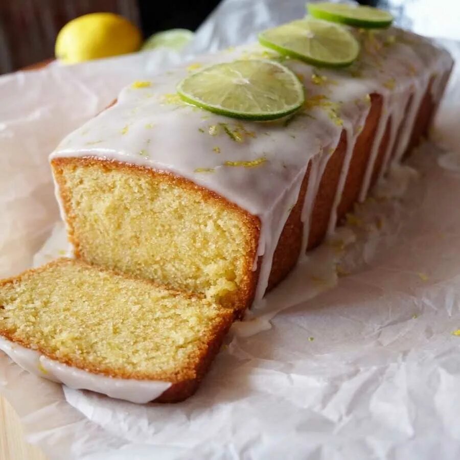 Лимонно творожный кекс. Лимонный кекс с глазурью. Пирог кекс лимонный. Лимонный кекс простой