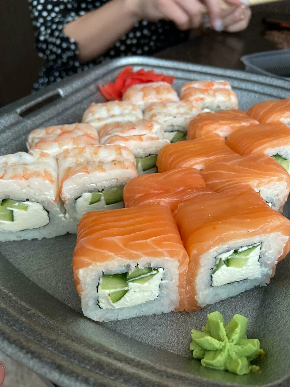 Роллы sushibar drakon ru. Суши. Роллы. Суши Бор. Фотосессия с роллами.