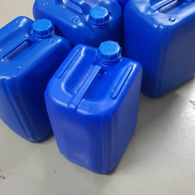 Купить канистры 20 для воды. Канистра на 20 литров пластмасса. Синие канистры 20-30л под топливо. Канистра пластиковая, 20л белая ПНД. Канистра плюс 20 л (синяя) (реальный объём 18,5 л).