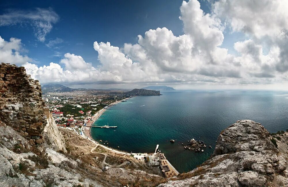 Судак отдых. Город судак. судак крым море. город судак черное море. крымский полуостров судак.