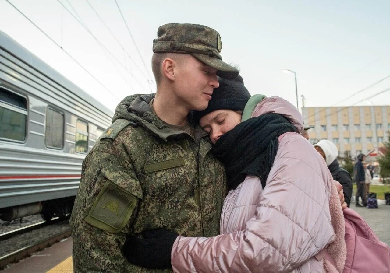 Демобилизация мобилизованных вк. Военнослужащий. Солдаты мобилизация. Эшелон с солдатами. Мобилизованный солдат.