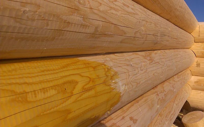 Покрытие бревна. Обработка бревен антисептиком. пропитка для бревна. антисептики для бруса. пропитка для сруба.