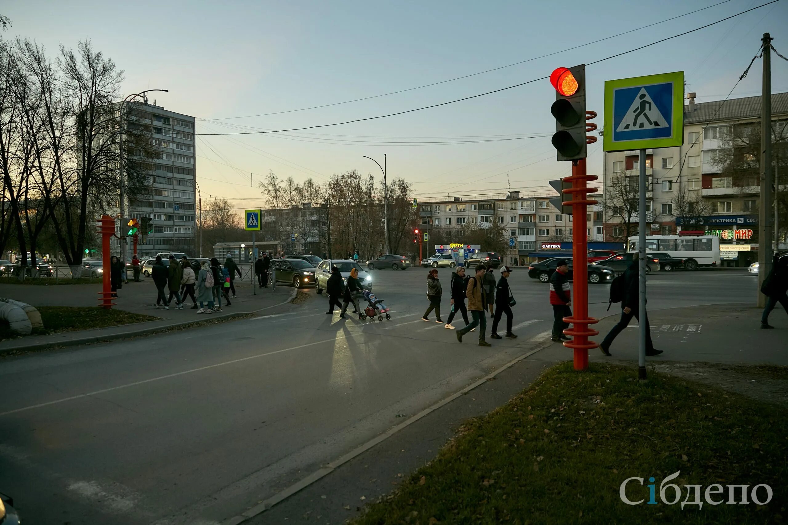 Проспект Ленина. Проспект Ленина сейчас. ДТП на пр. Ленина в Кемерово 21.04.2023. Ситуация на дороге фото.