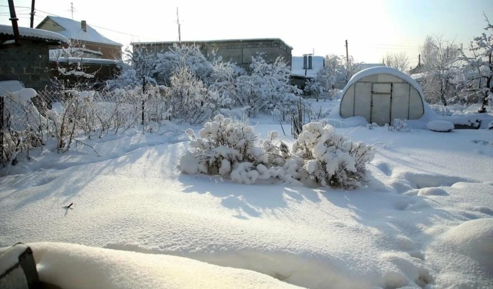 Снежная пушка. Исследовательская работа что такое снег. Убирает снег. Дворник. Очистка снега с крыши.