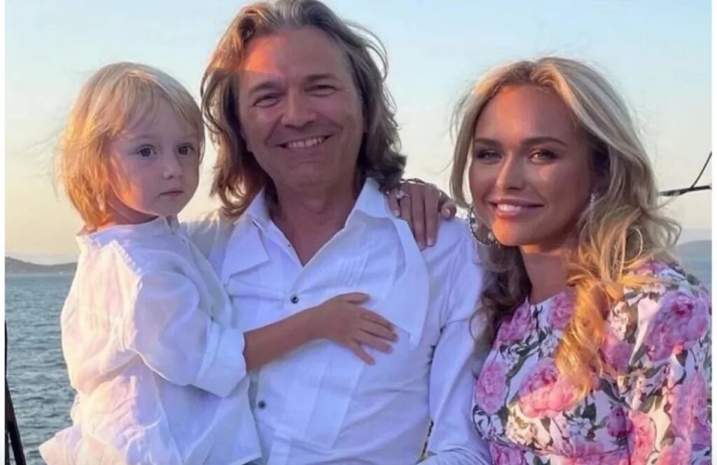 Дмитрий маликов семья. Сколько лет ребенку маликова. Дмитрий маликов семья. Сколько лет ребенку маликова. Елена вячеславовна изаксон и дмитрий маликов.