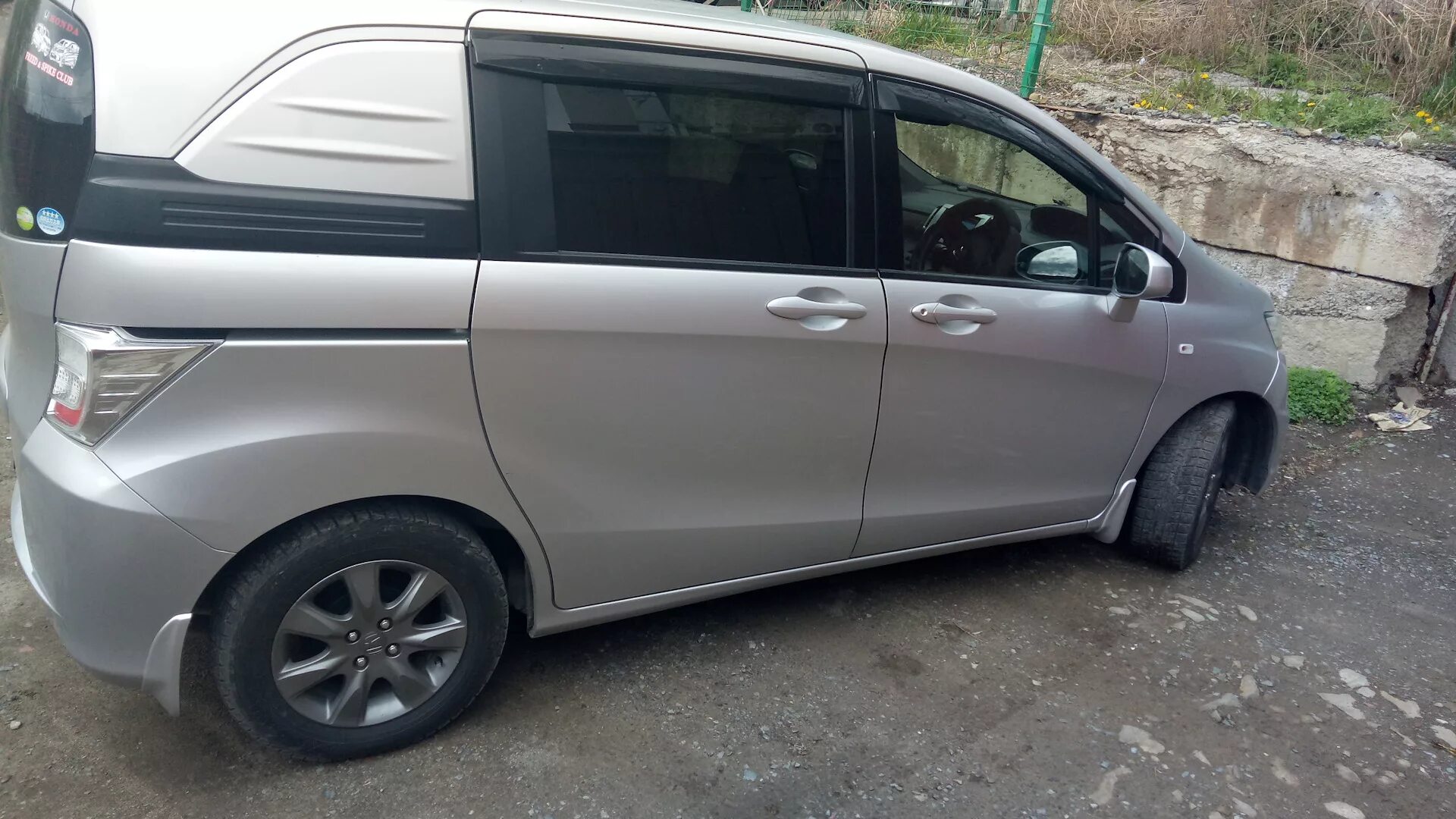 Брызговики Хонда Фрид Спайк. Брызговики Honda freed gb5. Honda freed 2010 запаска. Honda freed Spike 2023.