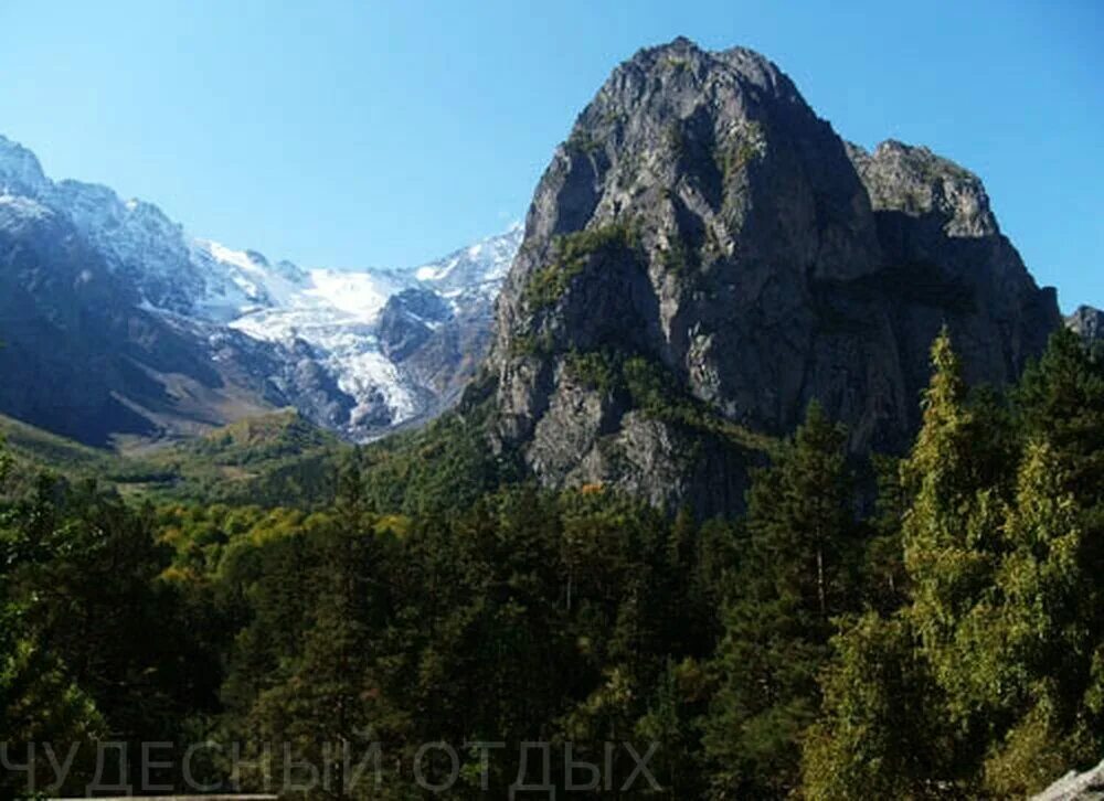 Гора це. Цейское ущелье гора монах. Гора монах Северная Осетия. Гора монах Адыгея. Альплагерь гора монах.