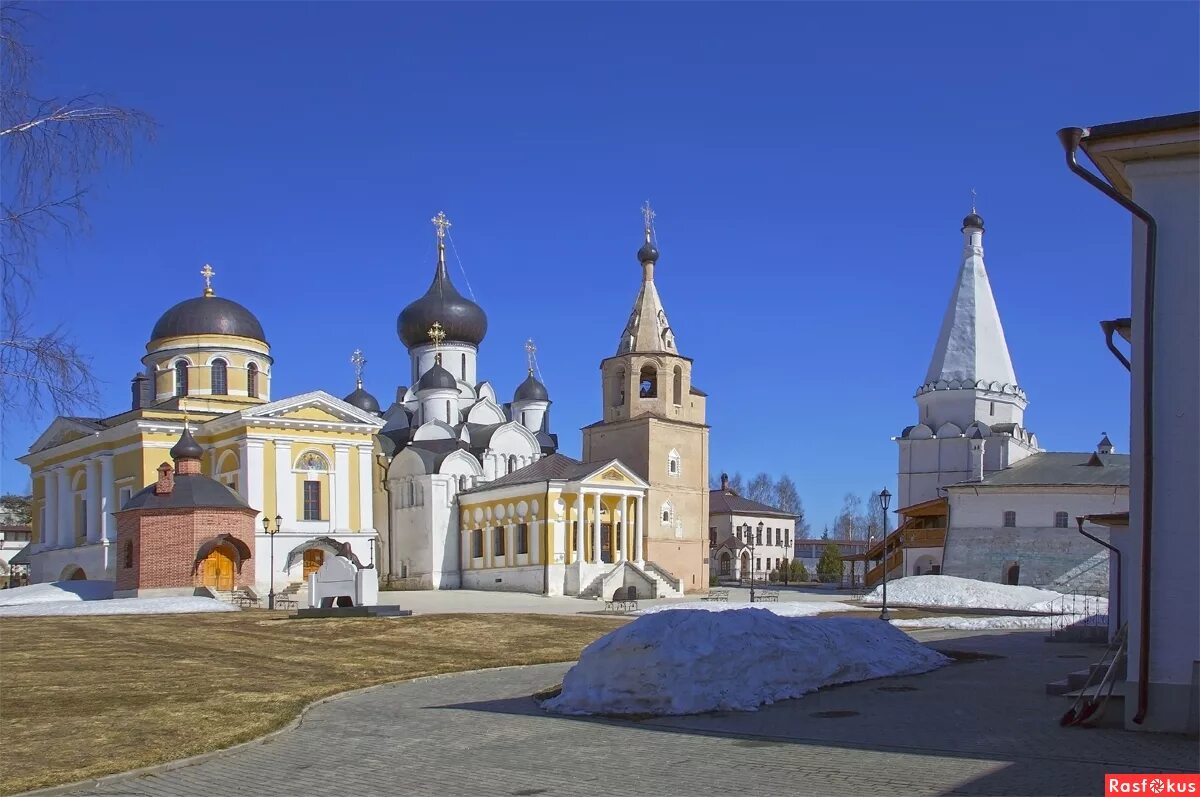 Свято успенский монастырь сайт. Старицкий Свято-Успенский монастырь. Старицкий Успенский монастырь. Старицкий Успенский монастырь Старица. Старица мужской Успенский монастырь.