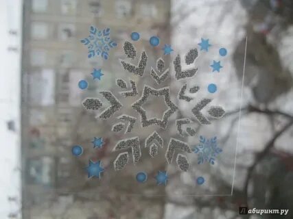 Снежинки на окна на стекло