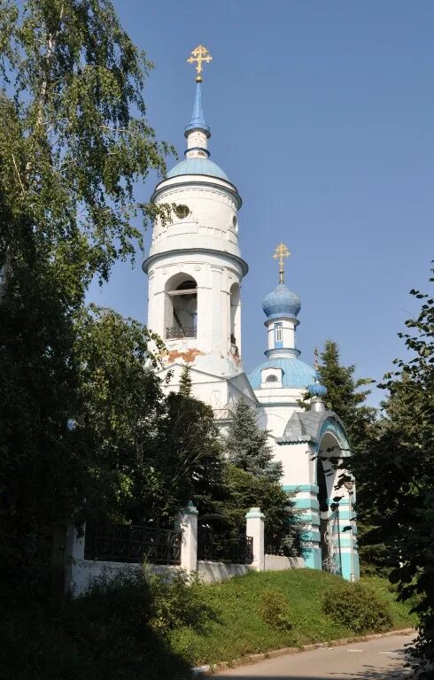 Спасское новомосковский. Спасское. Церковь Спаса Всемилостивого Тульская область. Свято Спасский храм село Спасское. Село Спасское Тульская обл. Храм.