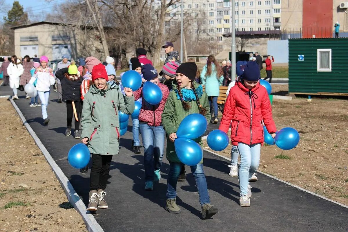 цвр арсеньев. праздничное шествие мжк кузбасса 1987. май в городе. праздник в арсеньеве. праздник в арсеньеве.