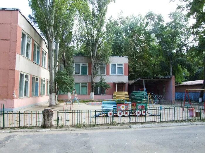 Детский сад волгодонск старый город. Кафе родничок энгельс. Центр диагностики и консультирования. Родничок волгодонск. Ижевск клубная 50а центр детского творчества фото.