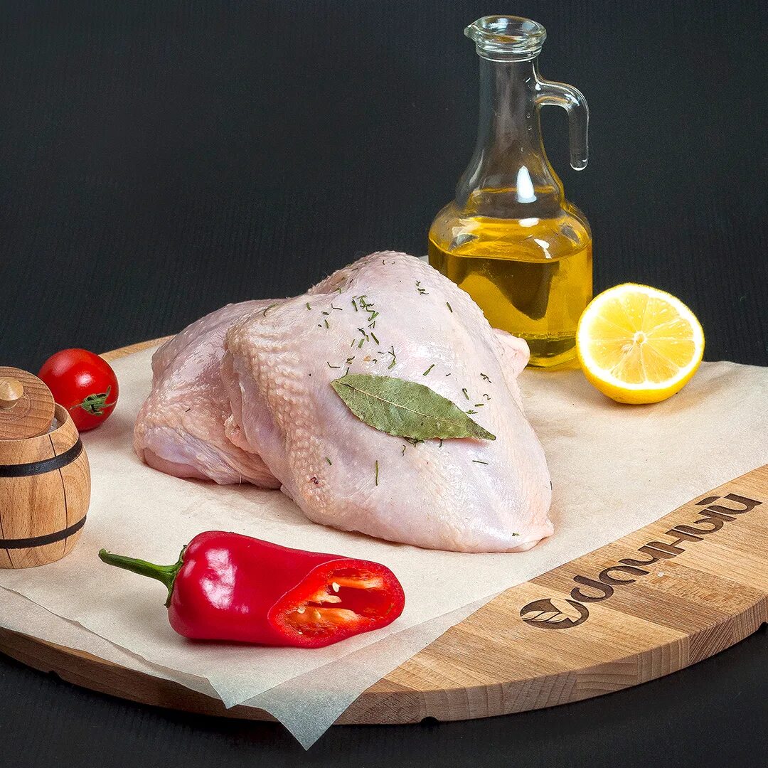 Грудка охлажденная. Грудка цб охл. Грудки на кости. Филе куриное с косточкой. Куриная грудка на кости.