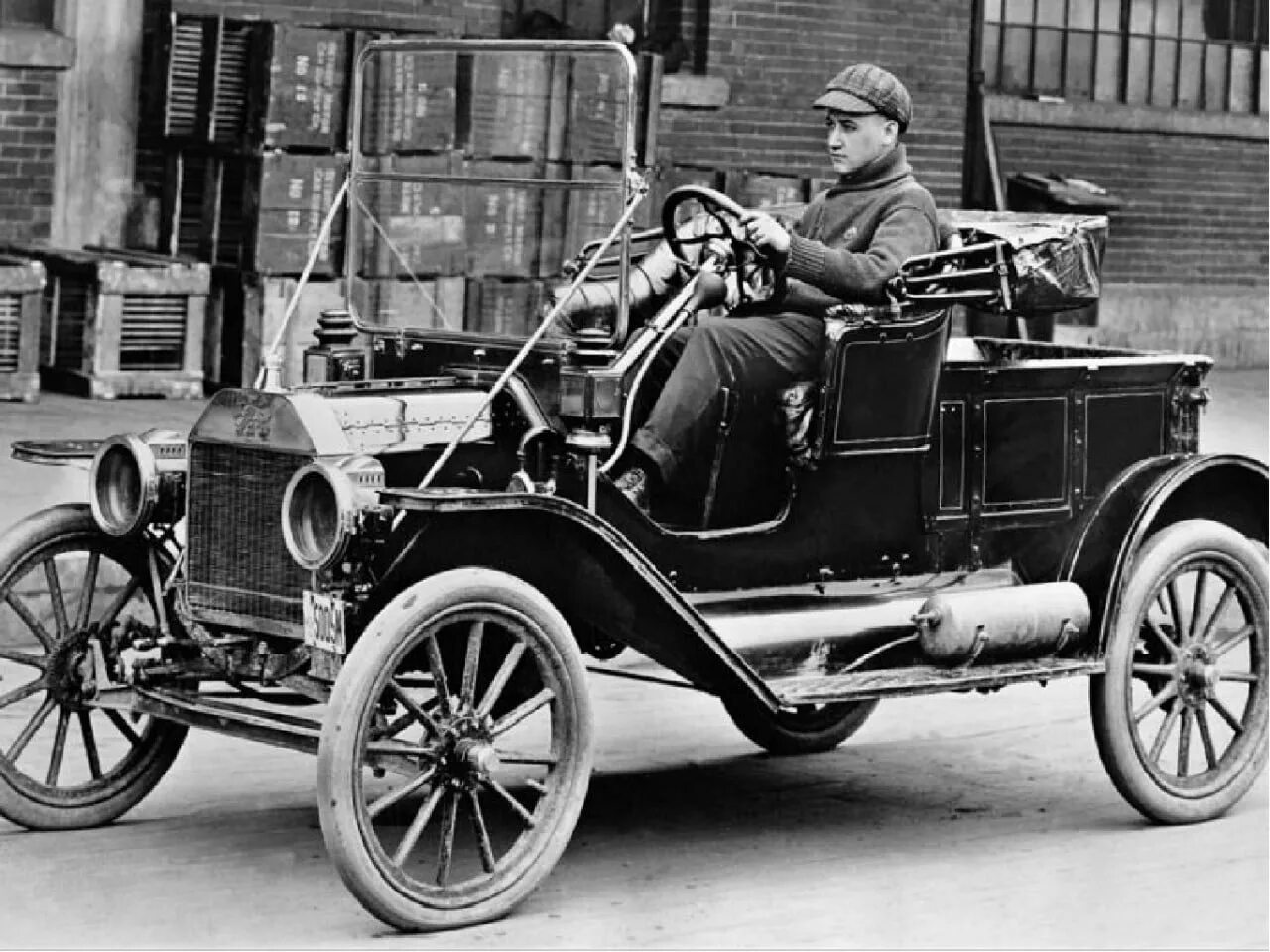 Первый автомобиль 1806. Первый автомобиль 1864. Ford model t 1908. Даймлер 1902. Первые автомобили называли