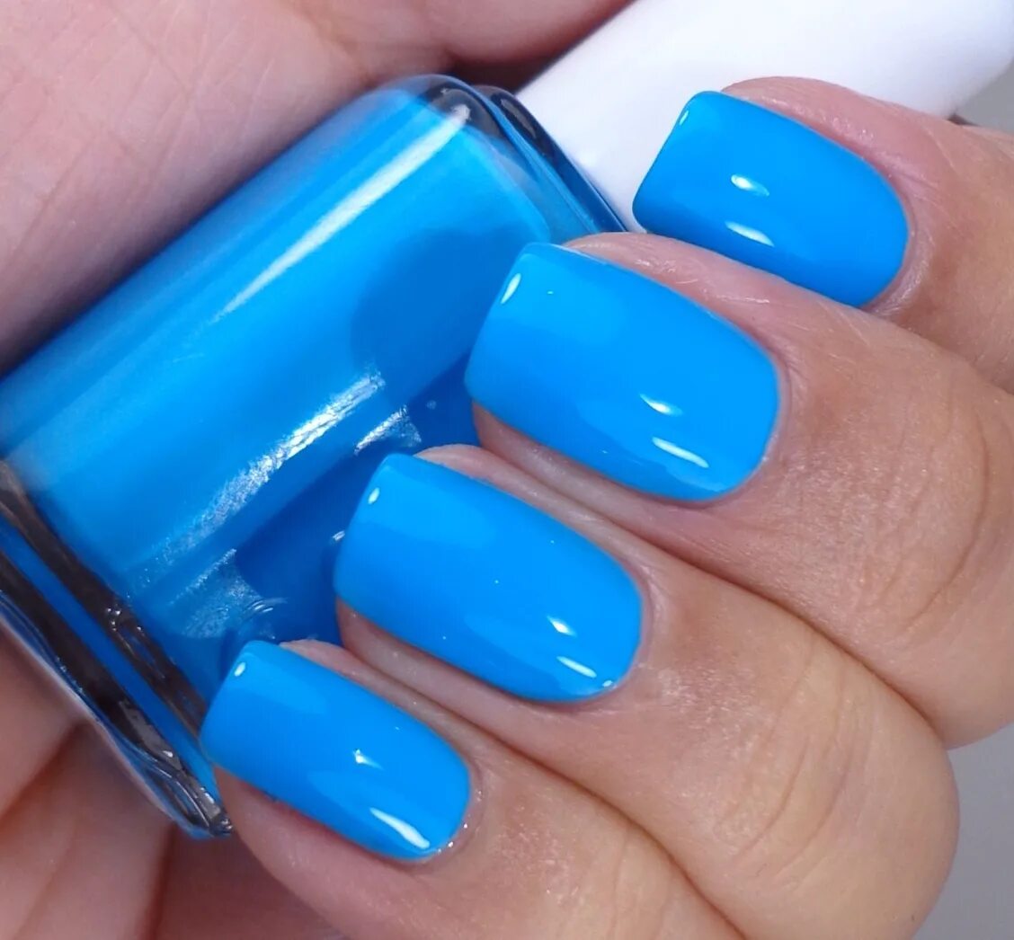 Essie голубые Карибы. Essie голубые оттенки. Голубой лак. Синий лак для ногтей