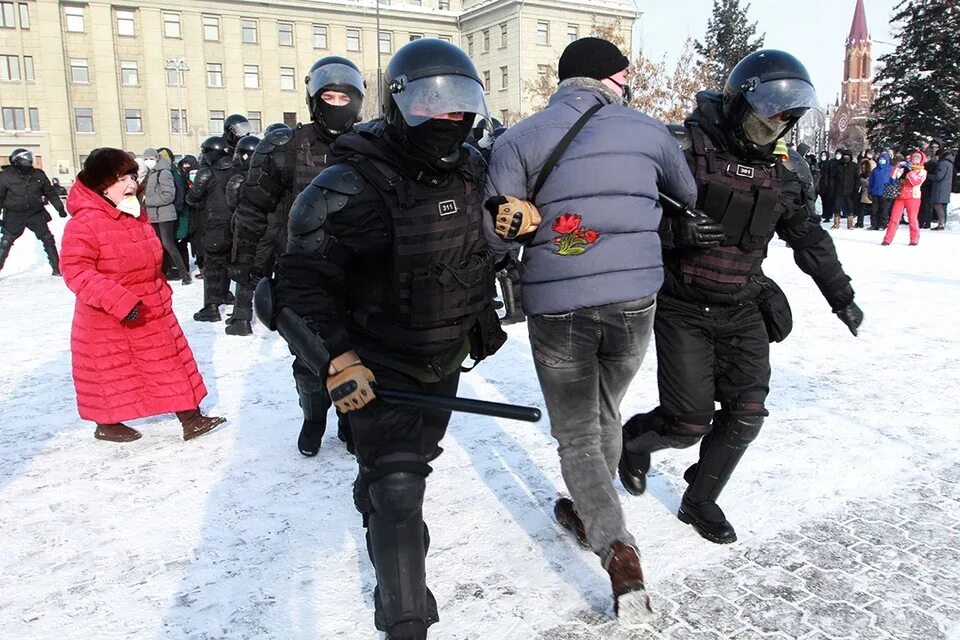 Несанкционированный митинг правонарушение. Протесты в Иркутске. Митинг в Иркутске 23 января. Несанкционированные митинги МВД. Задержка митингующих Иркутск.