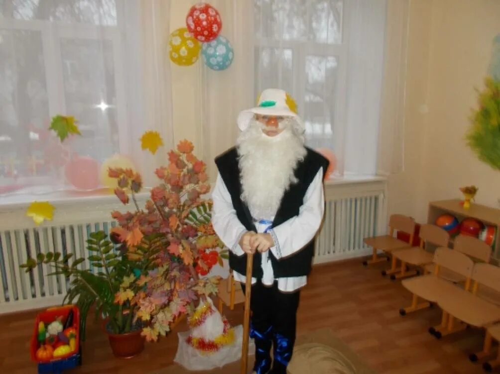 Леший на утреннике в детском саду. Костюм леший для детского утренника. Леший на утреннике в детском саду. Утренник в садике. Костюм кикиморы в детском саду.