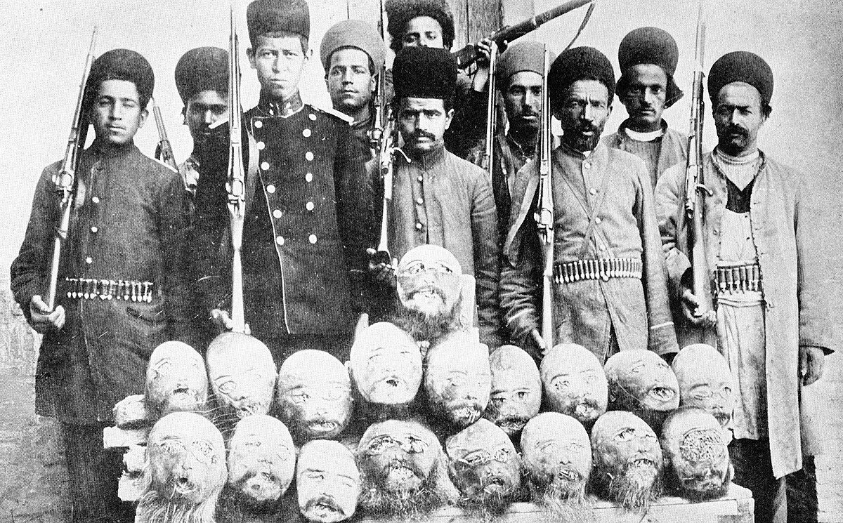 Хана полк. Тегеран 1912 персидские солдаты с головами туркменских начальников. Текинцы туркмены. Туркмены текинцы Корнилова.