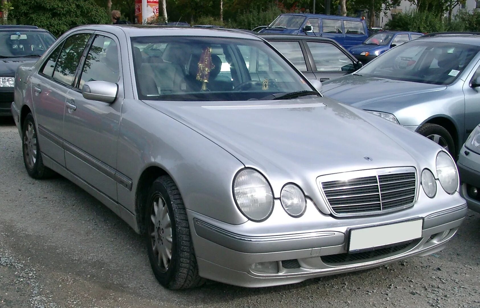 Мерседес Бенц 210 кузов. Мерседес e210. Mercedes-Benz w210 2001. Мерседес Бенц е w210.