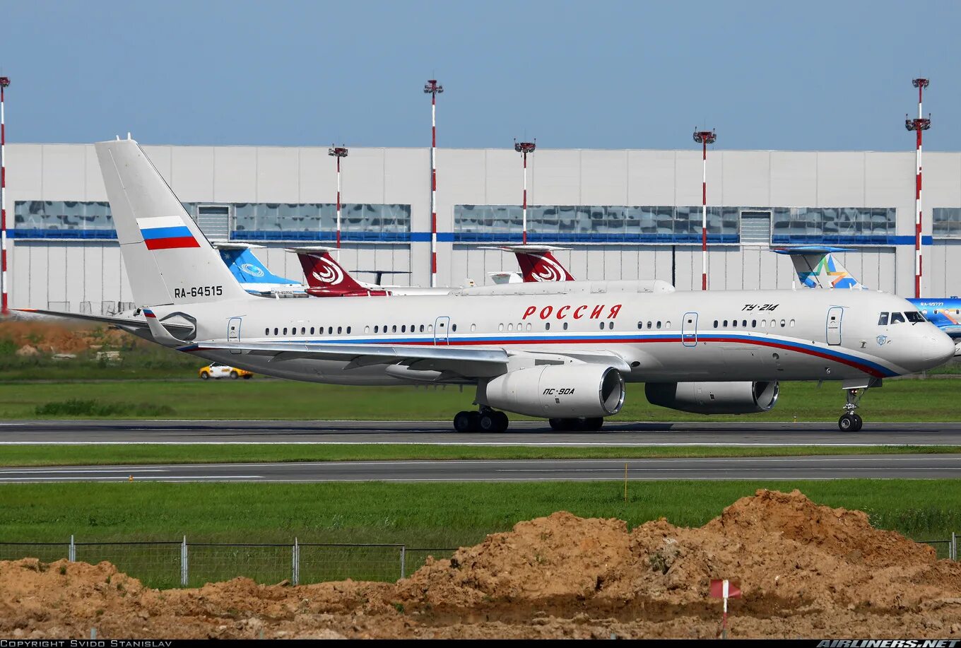 Ту 214sr. Ту 204 214 сло. Tupolev tu-214sr rsd79. Сло Россия ту204 ливрея.