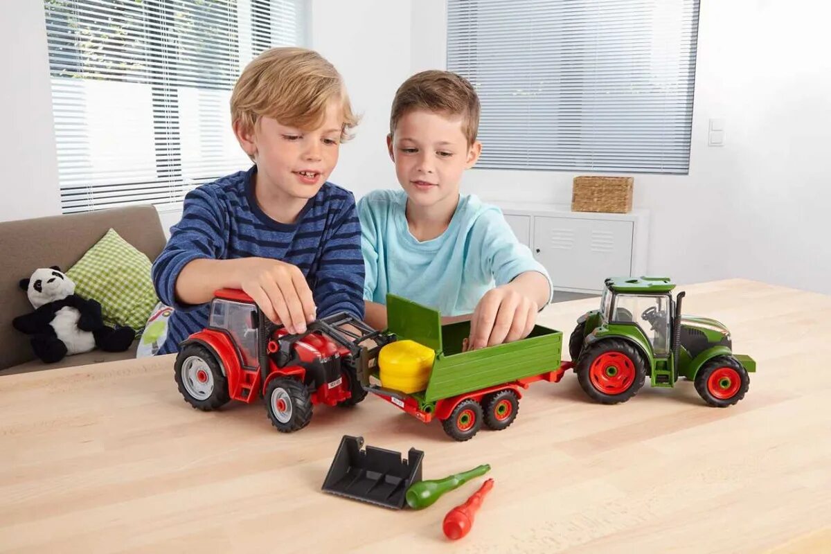 Трактор 0 дети. Детский трактор джон дир. Детский трактор john deere ground force peg perego. Детский электромобиль peg-perego john deere gator hpx. Трактор маленький детский.