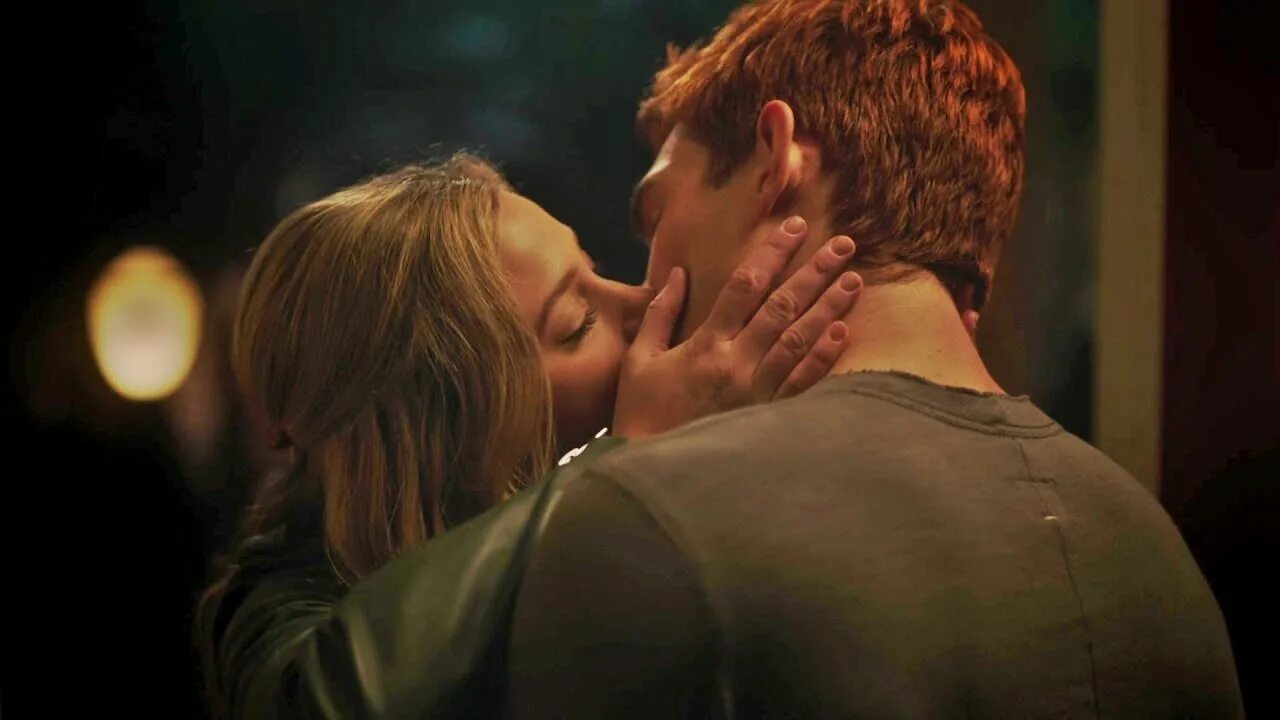 Ривердейл 5 сезон арчи и бетти. Элис смит ривердейл. Элис смит ривердейл актриса. Бетти цзян. Ривердейл мэделин.