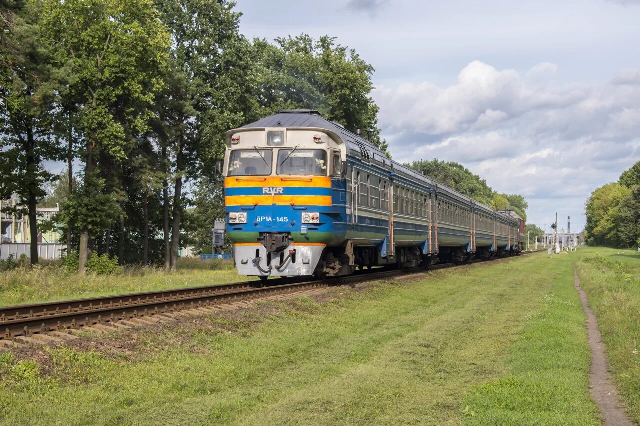 Поезда гомель калинковичи дизель. Локомотив др1а. Др1а 821. Др1 дизель-поезд. Дизель поезд ар1а.