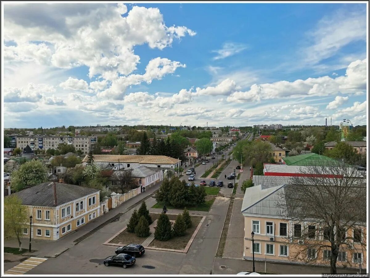 Население острогожска воронежской. Дом музей крамского в острогожске. Острогожск лушниковка. Краеведческий музей в осташево. Острогожск площадь ленина.
