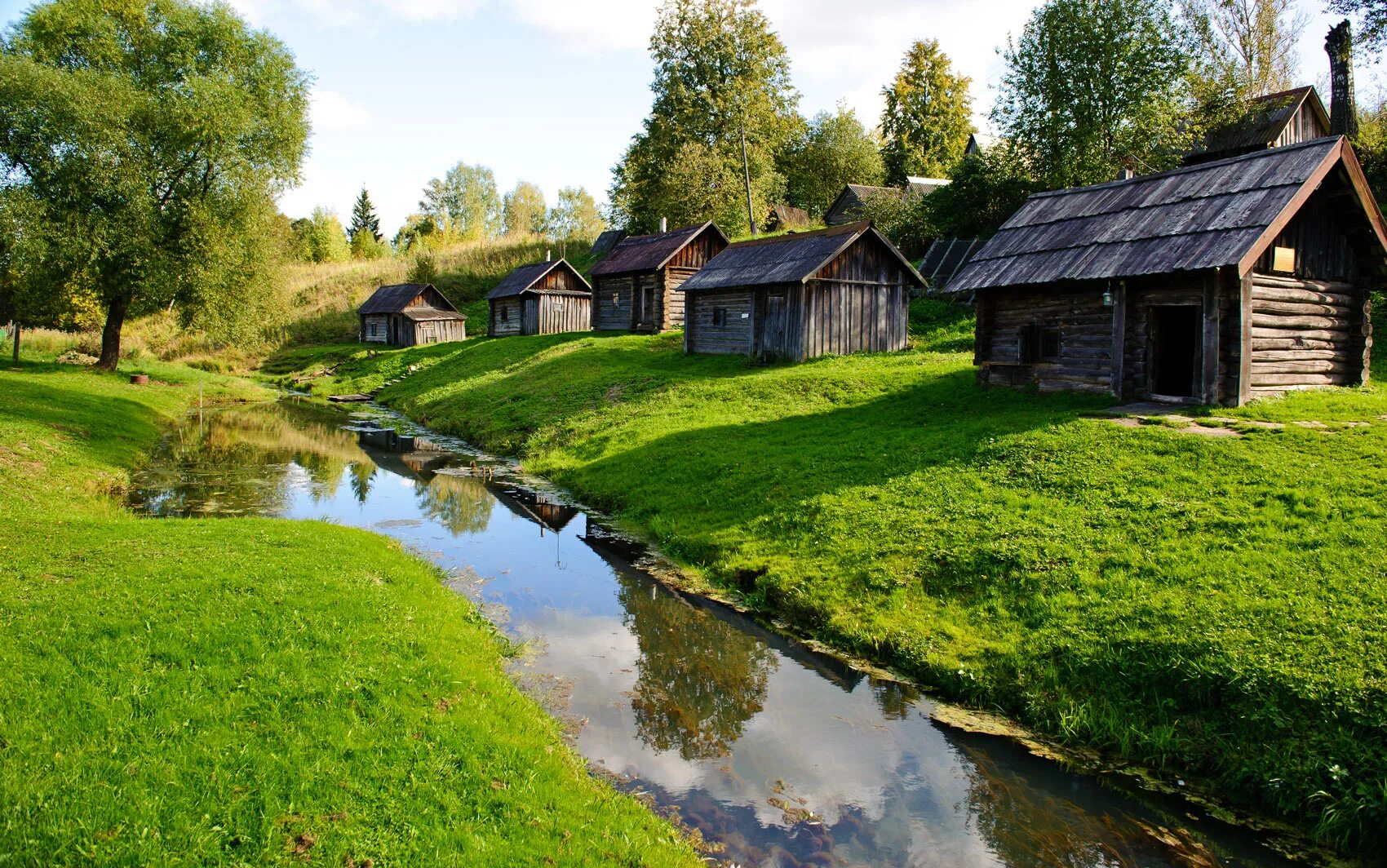 Rus village. Село Вятское Ярославской река. Деревня деревеньки Ярославской области. Река Вышний Пенская деревушка. Деревня деревенька Тверская область.