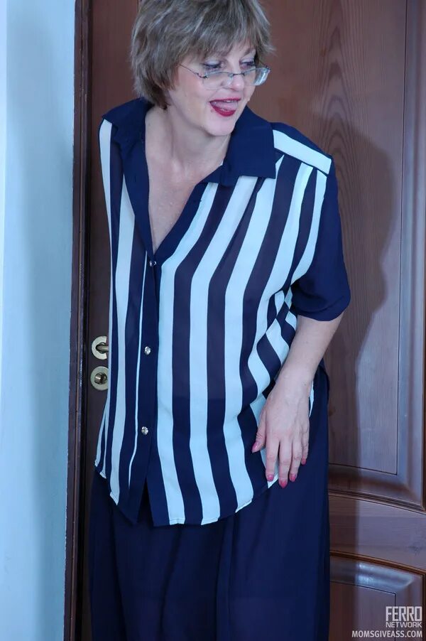 Русские leonora. Сесилия network. Ферреро нет ворк эмилия. Emilia актриса ферро нетворк. Нетворк эмилия.