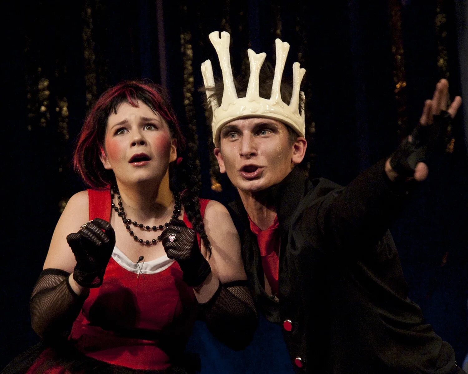 суини тодд маньяк цирюльник с флит стрит спектакль. добрый человек из сезуана театр на таганке высоцкий. театр на таганке вознесенский. две бабы яги спектакль на таганке. суини тодд спектакль театр на таганке.