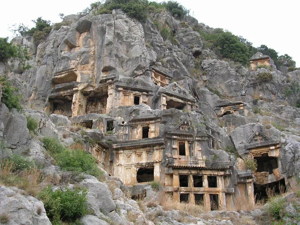 горящая гора в турции. гора янарташ химера. чиралы гора химера. химера турция. чиралы гора химера.