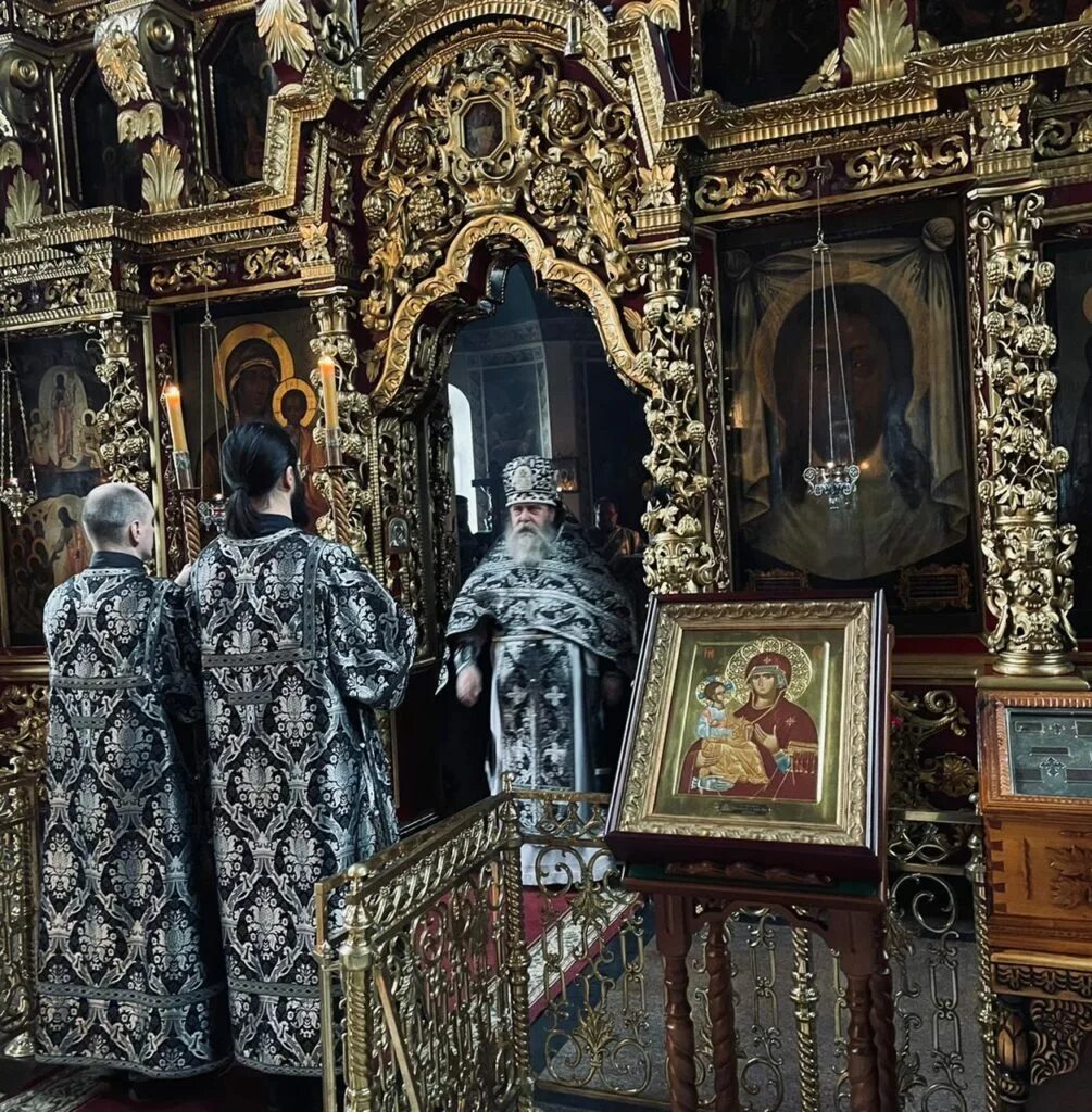 богослужения в храме верховажье. свято елизаветинский храм хабаровск. 04. фотографии с богослужений тула. церковь петра и павла в лефортово.