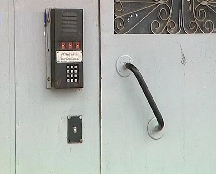 Домофон дом ру фото. Подъездные домофоны beward. Домофон визит бвд 431. Домофон raikmann cd 2000. Трубка домофона eltis.