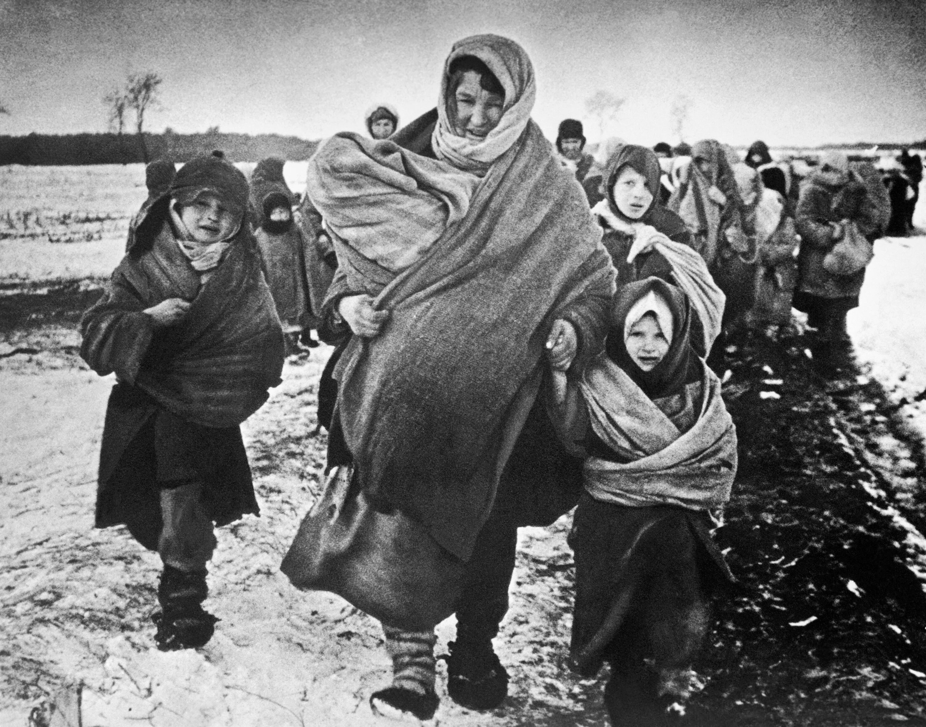 Жизнь во время войны. Беженцы во время войны 1941-1945. Дети во время войны 1941 1945.
