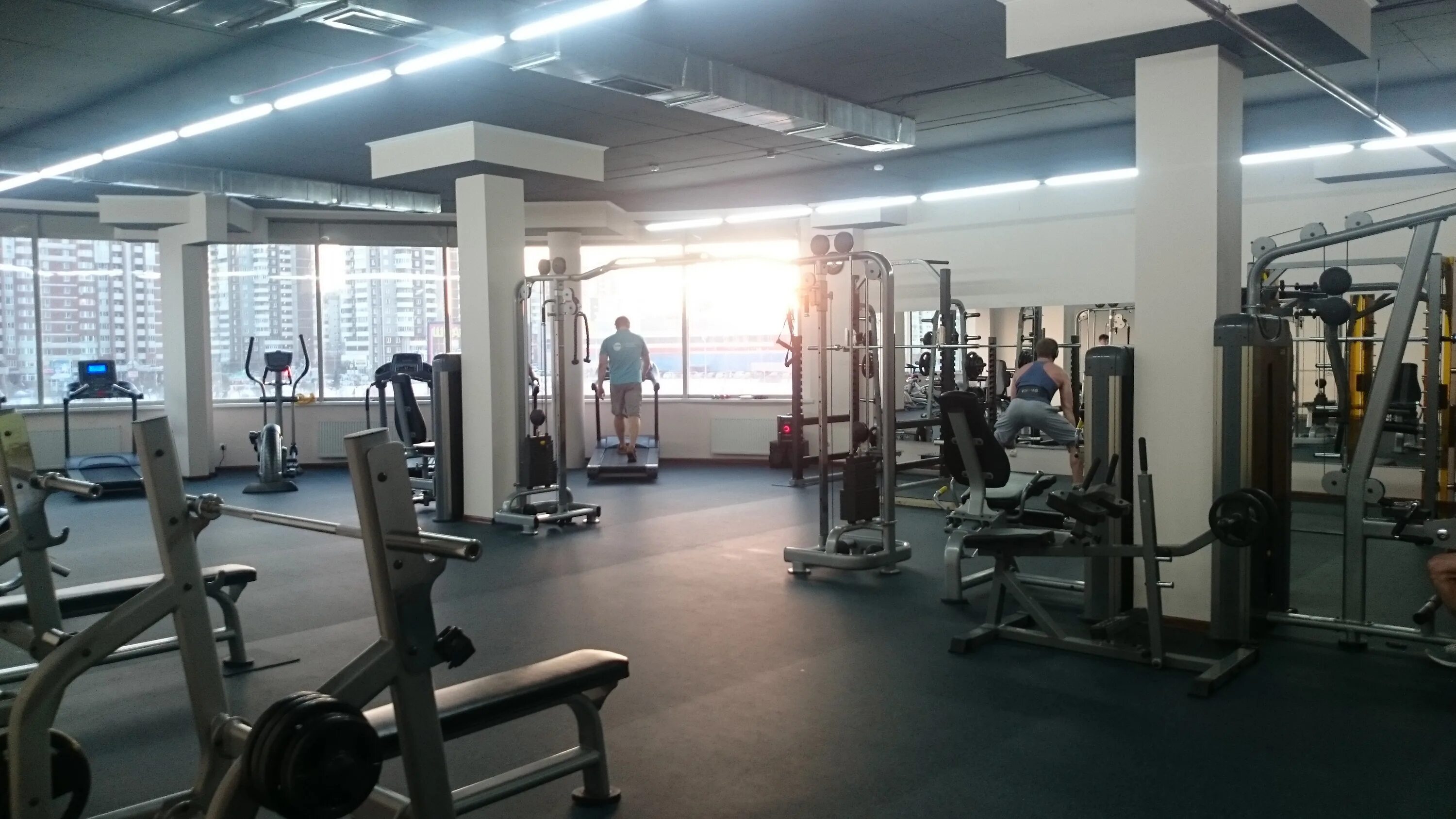 Голден джим фучика. Golds gym armenia. Голден джим фучика. Голден джим фучика. Голден джим тренажеры.