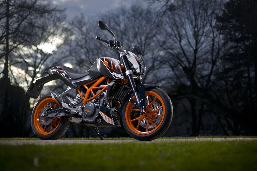 КТМ Дюк 390. КТМ 390 адвенчер. KTM Duke 390 2013.