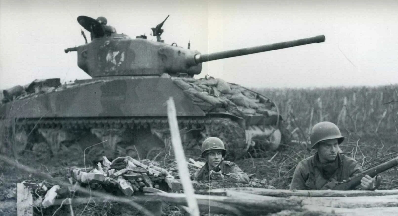 3 76 3 44. M4a2 Sherman Арденны 1944. Шерман м4а3 76 w. Шерманы в Корее.