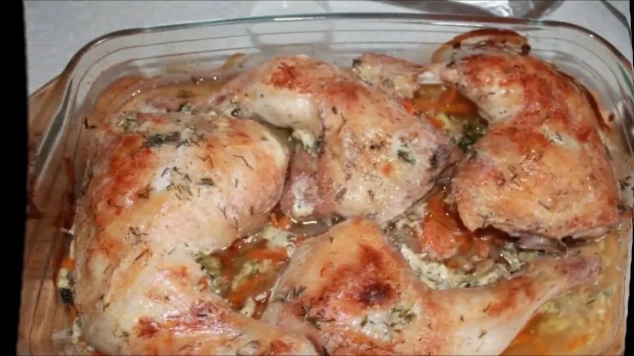 Сколько готовятся куриные ножки в духовке. Окорочка куриные в духовке на противне. окорочка в духовке в стеклянной посуде. куриные ножки в духовке в стеклянной посуде. окорочка в духовке в стеклянной форме.