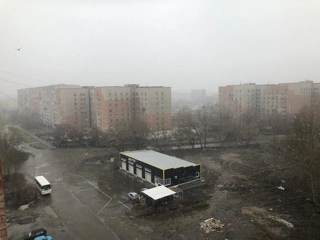 Погода каменогорск. Выпал снег в Усть. Рыжий ГАЗ Усть-Каменогорск.