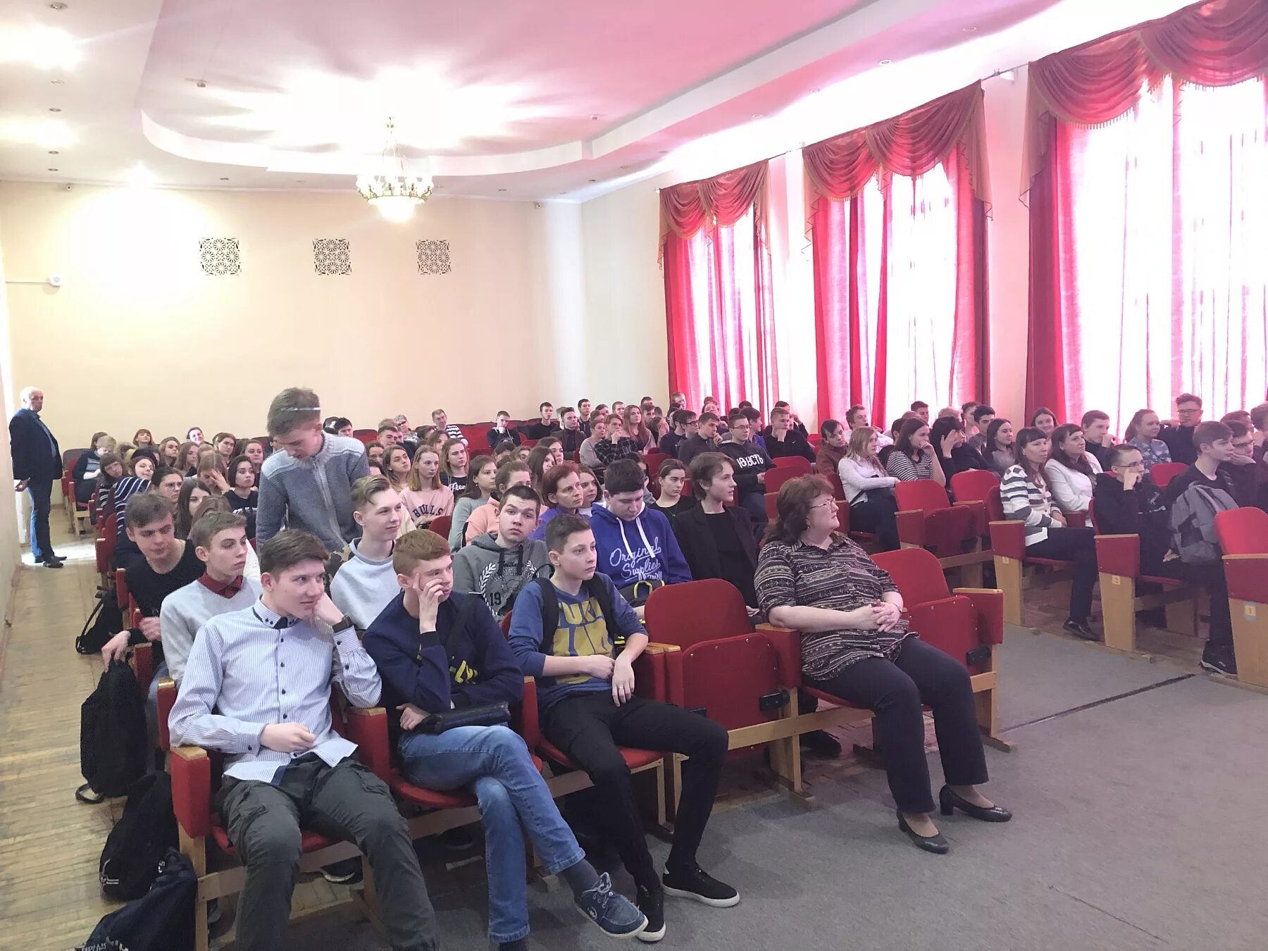 Комбинат смена росрезерва торжок. Колледж росрезерва торжок. Склад росрезерва шины. Замена росрезерв торжок. Торжок колледж росрезерва директор.