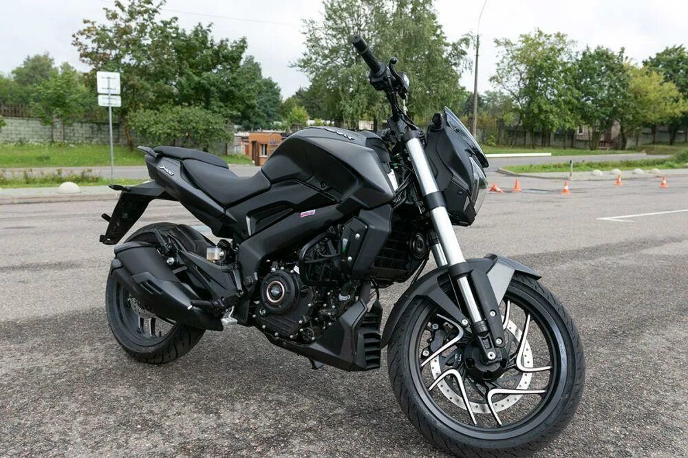 Баджадж 400 купить. Мотоцикл Dominar 400. Мотоцикл Bajaj Dominar. Баджадж Доминар 400. Мотоцикл Bajaj 400.