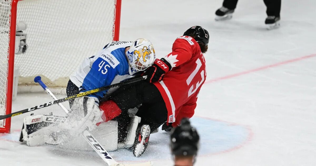 Хоккей мир 2021. Финляндия Канада хоккей. Канадские хоккеистки.