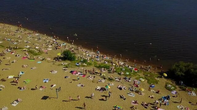 Камский пляж пермь. Пляж пермь. Пляж на камгэсе в перми. Камгэс пермь пляж 2022. Пермь кама пляж.