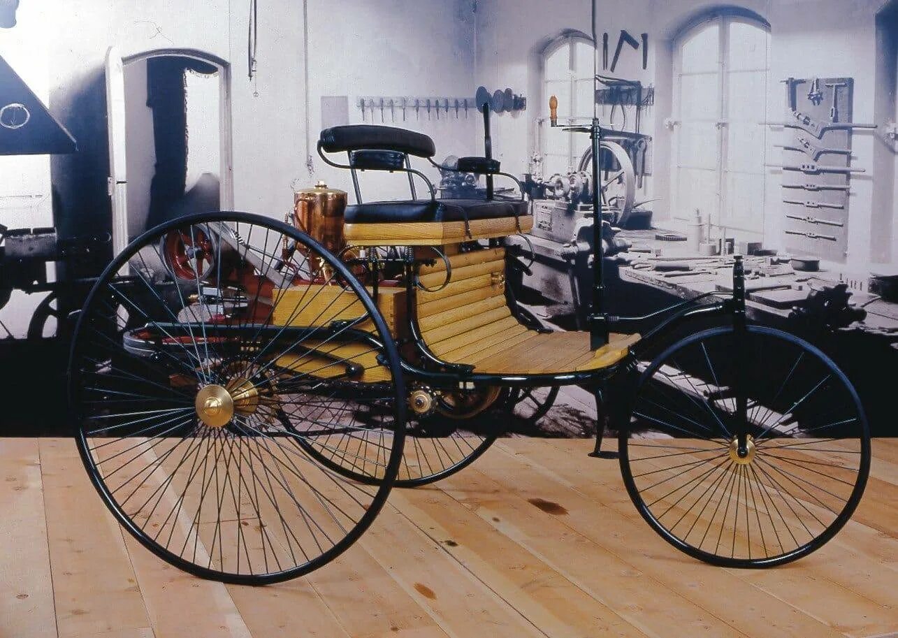 Акции первого автомобиля. Benz Patent-Motorwagen 1886 двигатель.