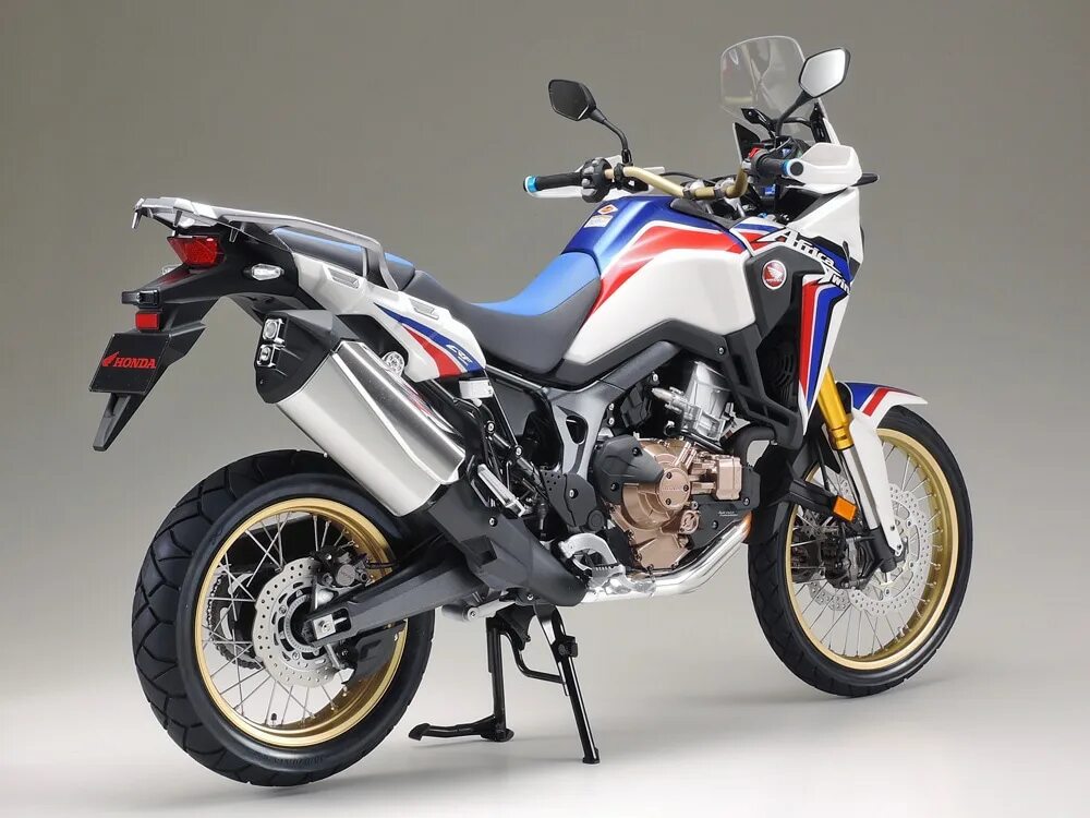 Honda crf1000l. Хонда crf1000l Africa Twin. Хонда Африка Твин 1000. Мотоцикл Honda Africa Twin crf1000l. Africa 1000