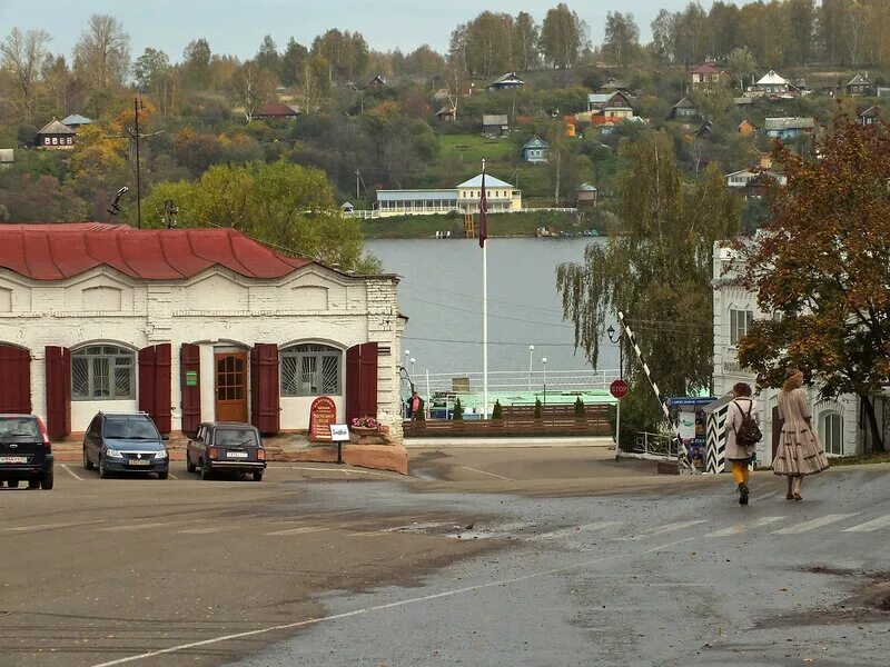 Плес торговые ряды. Плес Ивановская область площадь. Торговая площадь Плес. Плёс город торговые ряды.